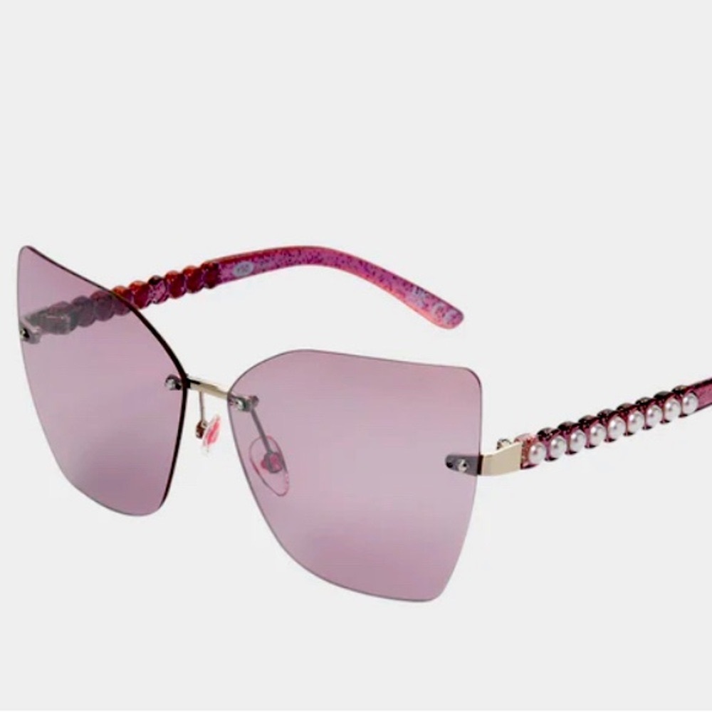Betsey Johnson “Betsys Silver Pearl Edge sunglasses”